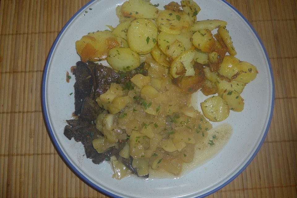 Rehleber mit  Apfel - Zwiebel - Confit