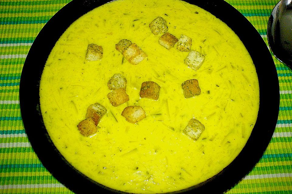 Zucchini - Suppe mit Kurkuma