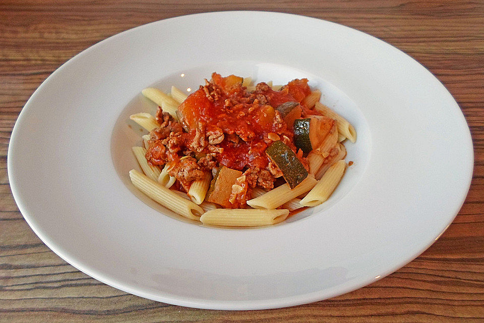 Hackfleisch - Zucchini - Tomaten - Soße