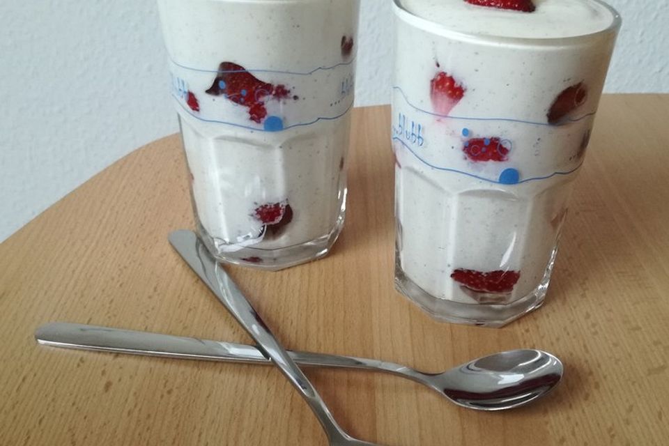 Ricotta - Vanillecreme mit Beeren