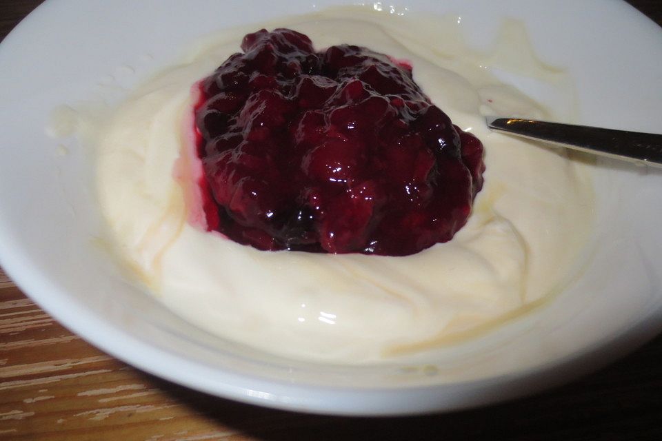 Ricotta - Vanillecreme mit Beeren