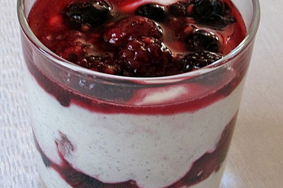 Ricotta - Vanillecreme mit Beeren