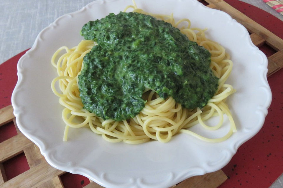 Spaghetti mit Spinatsauce