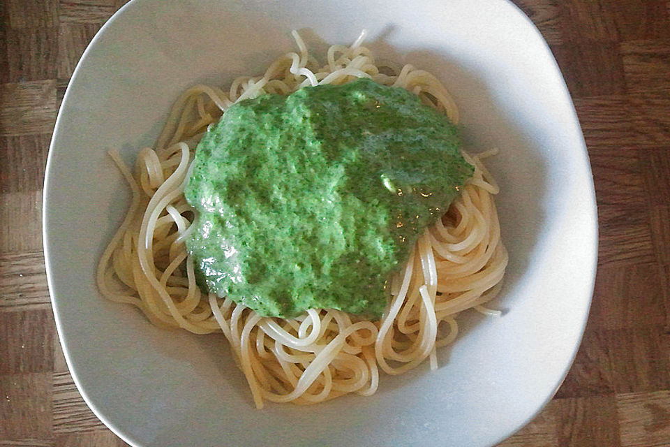 Spaghetti mit Spinatsauce