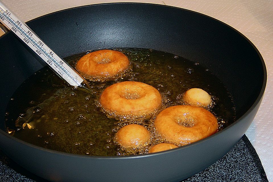 Donuts mit  Sauerrahm und Orangengeschmack