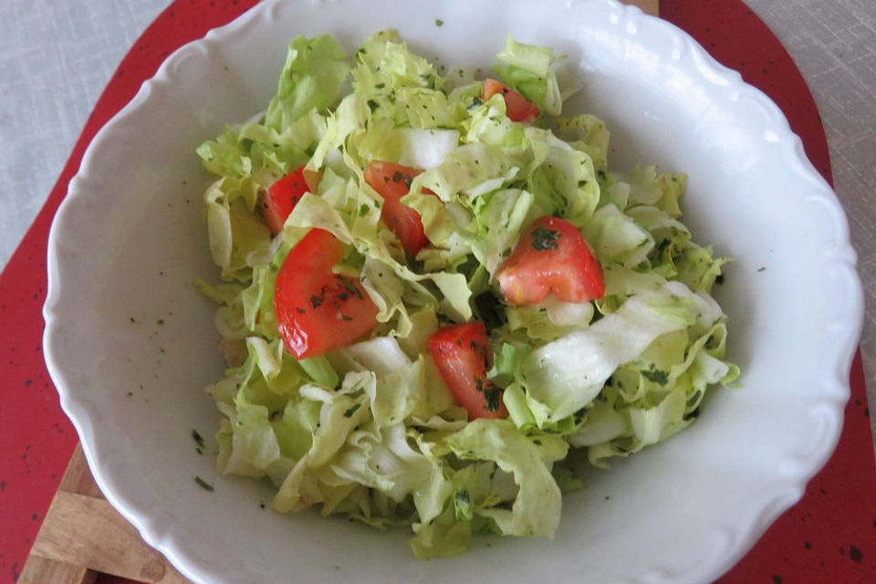 Endiviensalat mit Tomaten