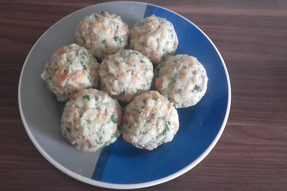 Alt-Wiener Semmelknödel