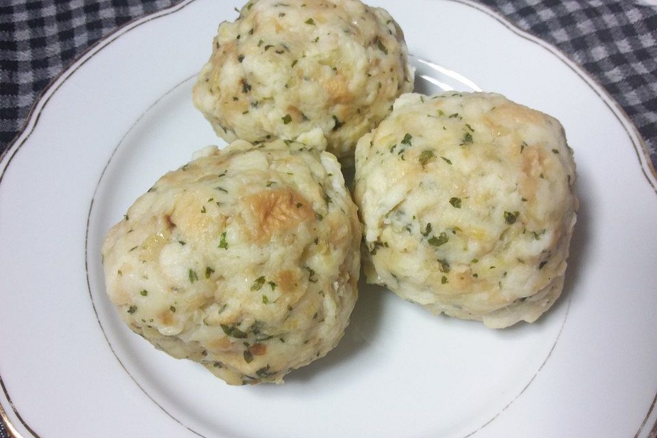 Alt-Wiener Semmelknödel