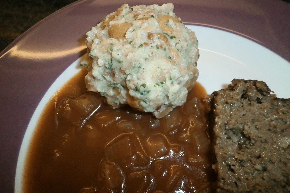 Alt-Wiener Semmelknödel