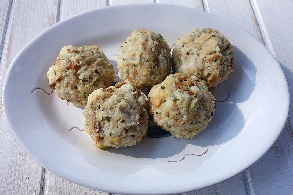 Alt-Wiener Semmelknödel