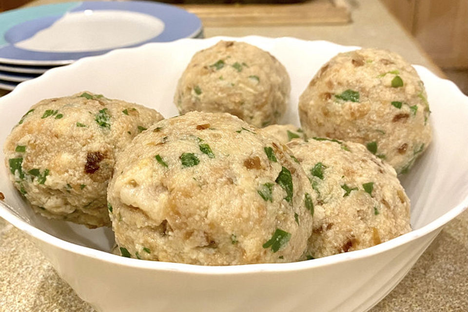 Alt-Wiener Semmelknödel