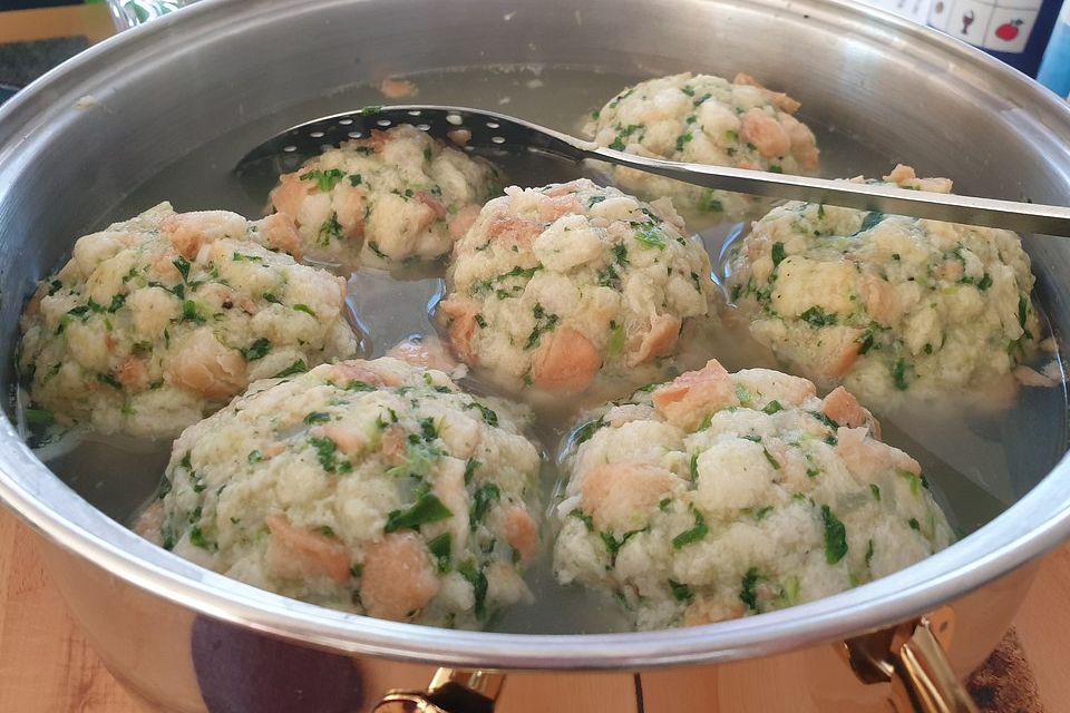 Alt-Wiener Semmelknödel