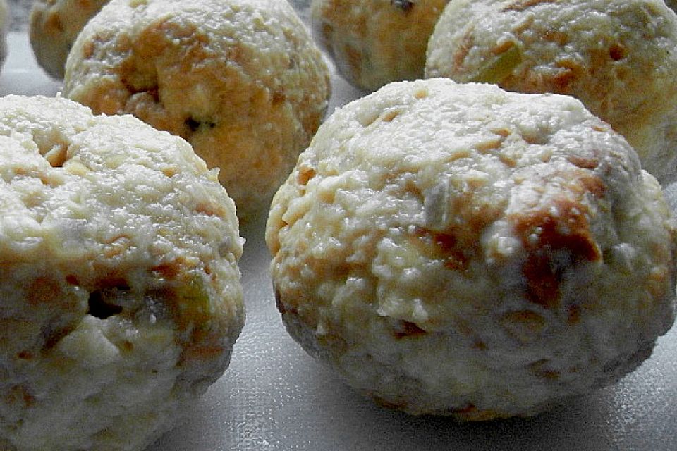 Alt-Wiener Semmelknödel