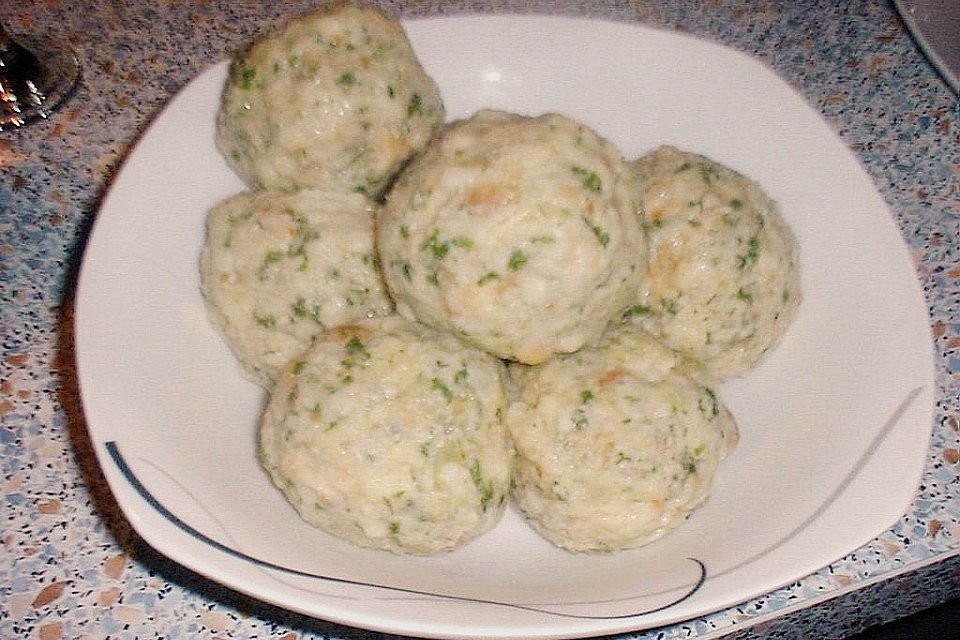 Alt-Wiener Semmelknödel