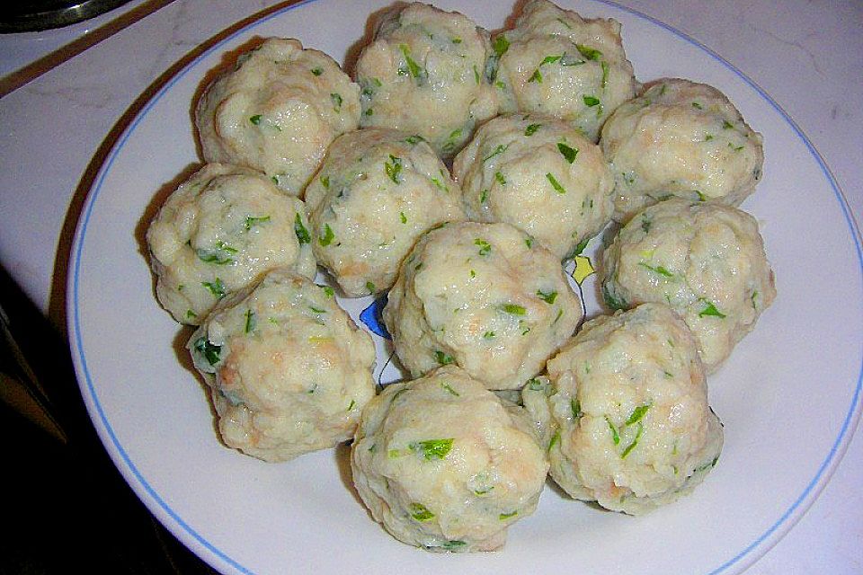 Alt-Wiener Semmelknödel