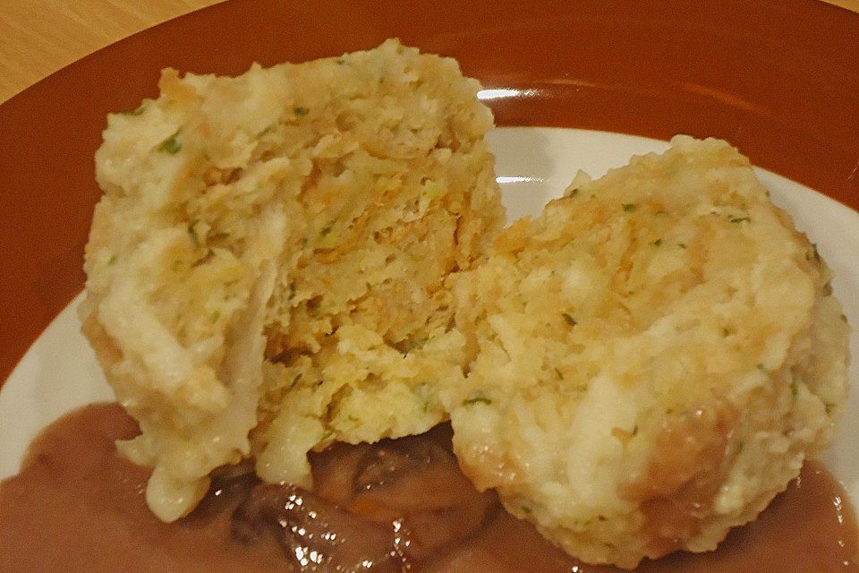 Alt-Wiener Semmelknödel