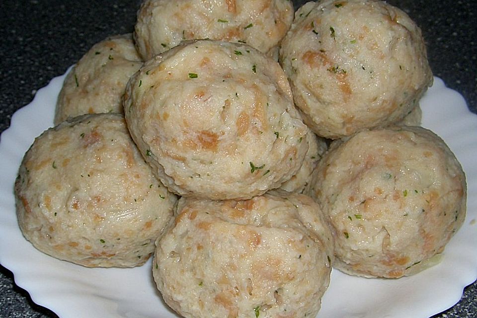 Alt-Wiener Semmelknödel