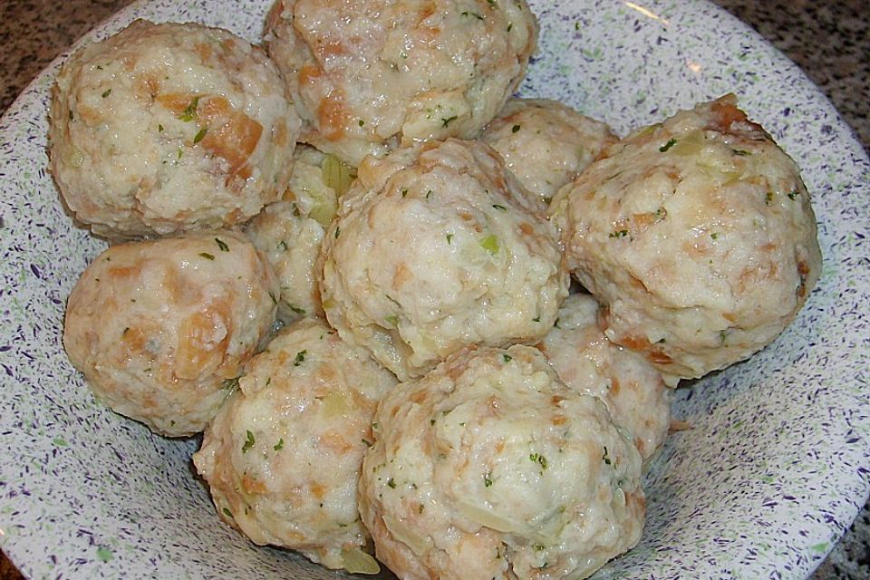 Alt-Wiener Semmelknödel