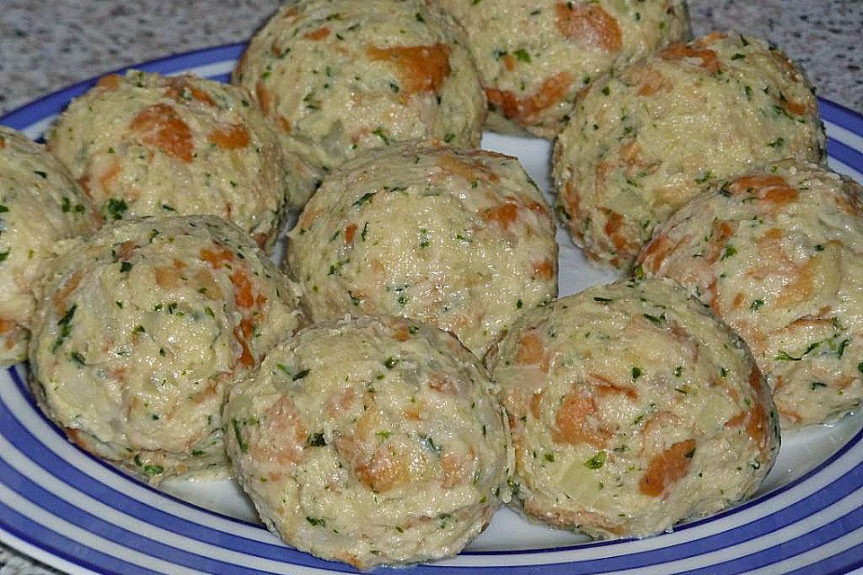 Alt-Wiener Semmelknödel