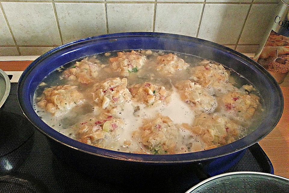 Alt-Wiener Semmelknödel