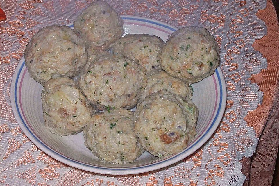 Alt-Wiener Semmelknödel