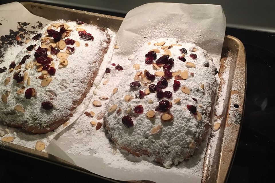 Mandel - Cranberry - Stollen