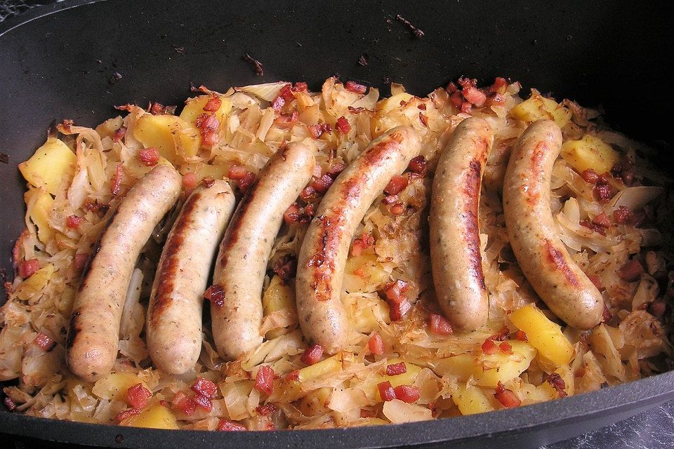 Schmorkohl mit Bratwurst