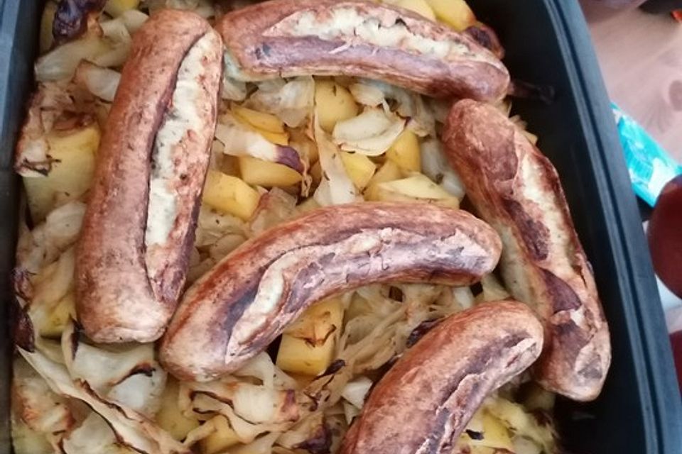 Schmorkohl mit Bratwurst