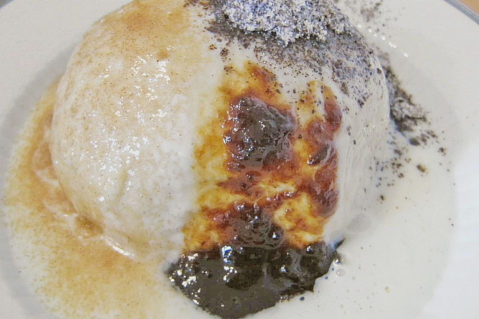 Germknödel mit Powidl