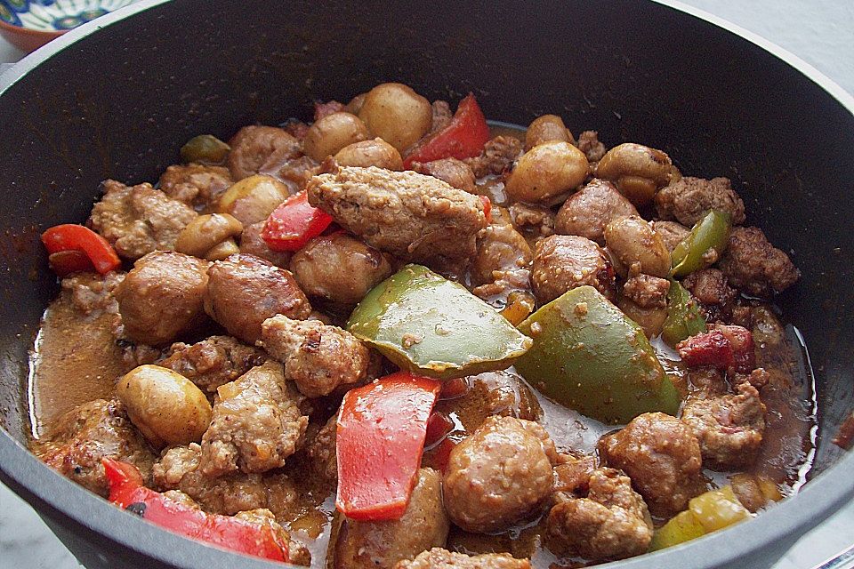 Ragout mit gebackenen Bananen