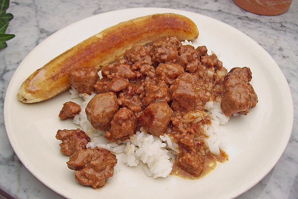 Ragout mit gebackenen Bananen