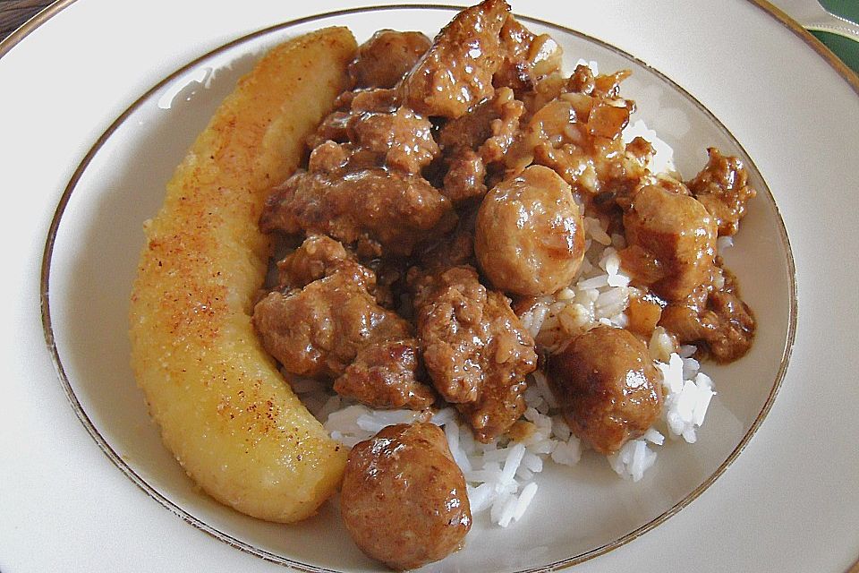 Ragout mit gebackenen Bananen