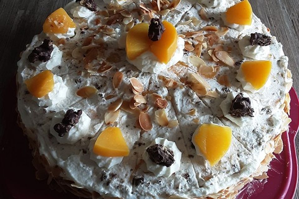 Knusprige Pfirsich - Sahne - Torte