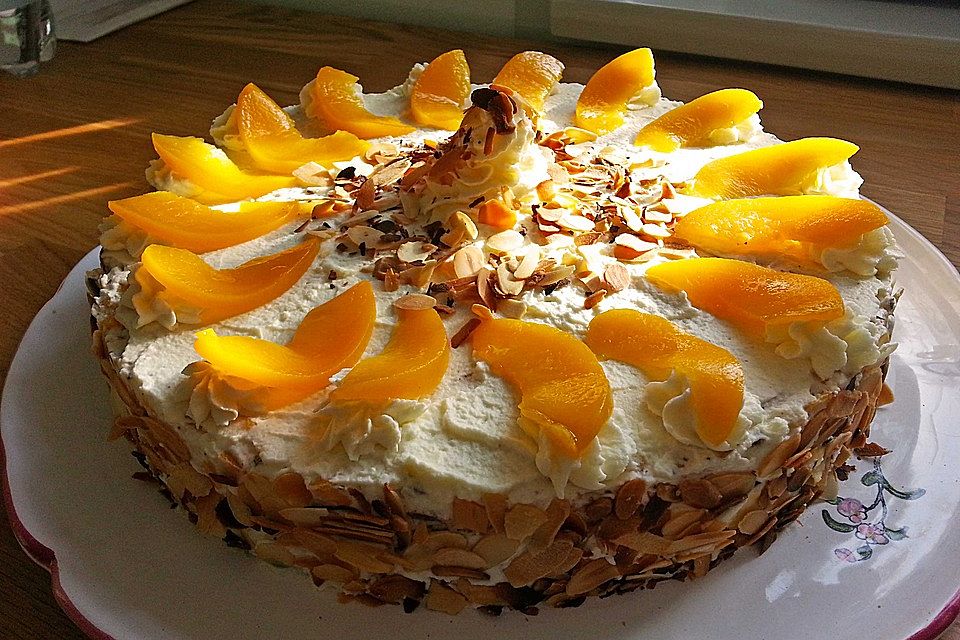 Knusprige Pfirsich - Sahne - Torte