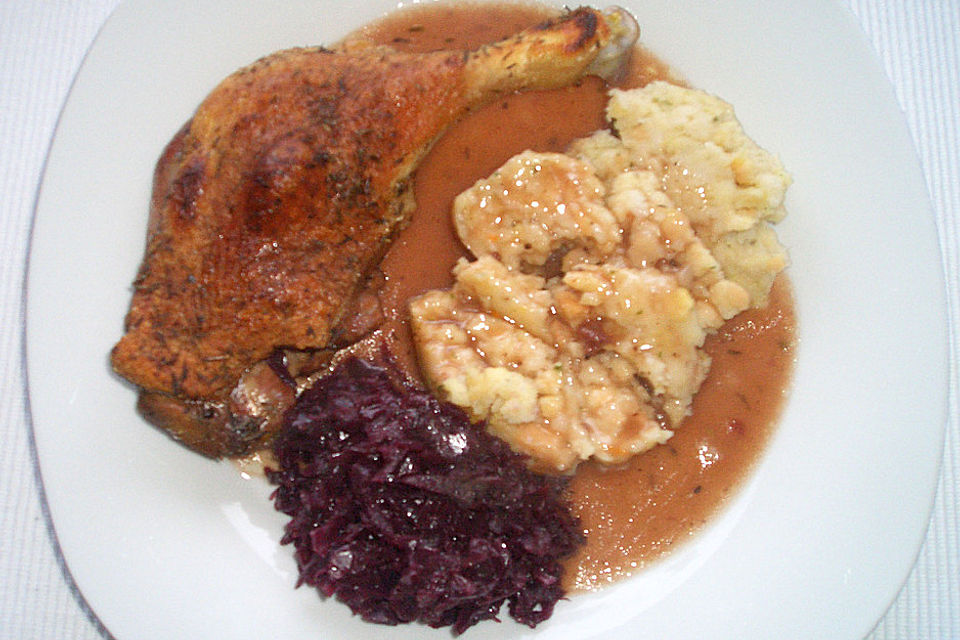 Entenkeulen mit Rotwein - Zwiebelsoße