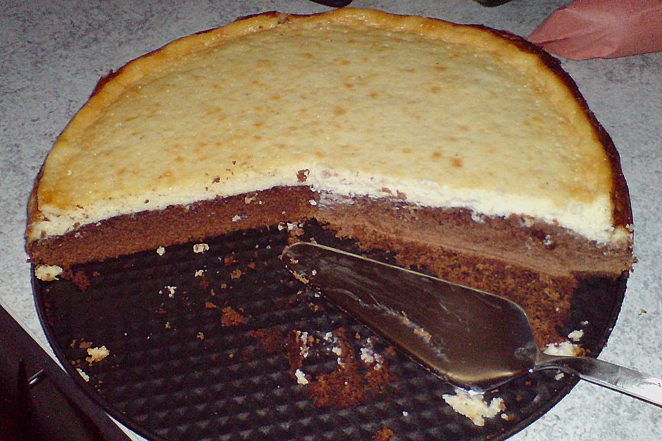 Käsekuchen mit Brownie - Boden