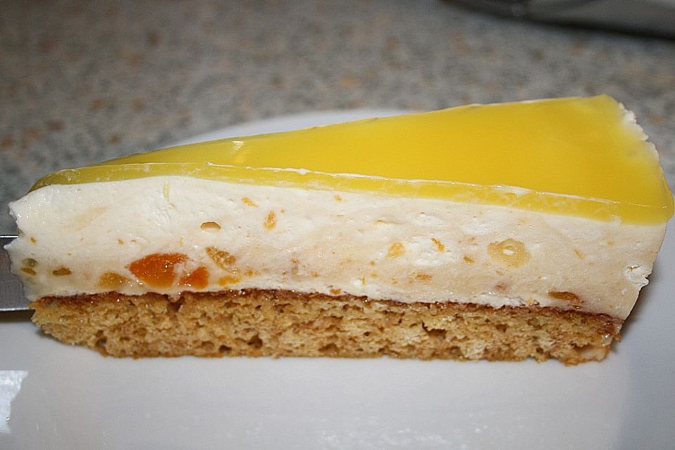 Orangensahnecremetorte auf Butterkeksbiskuit