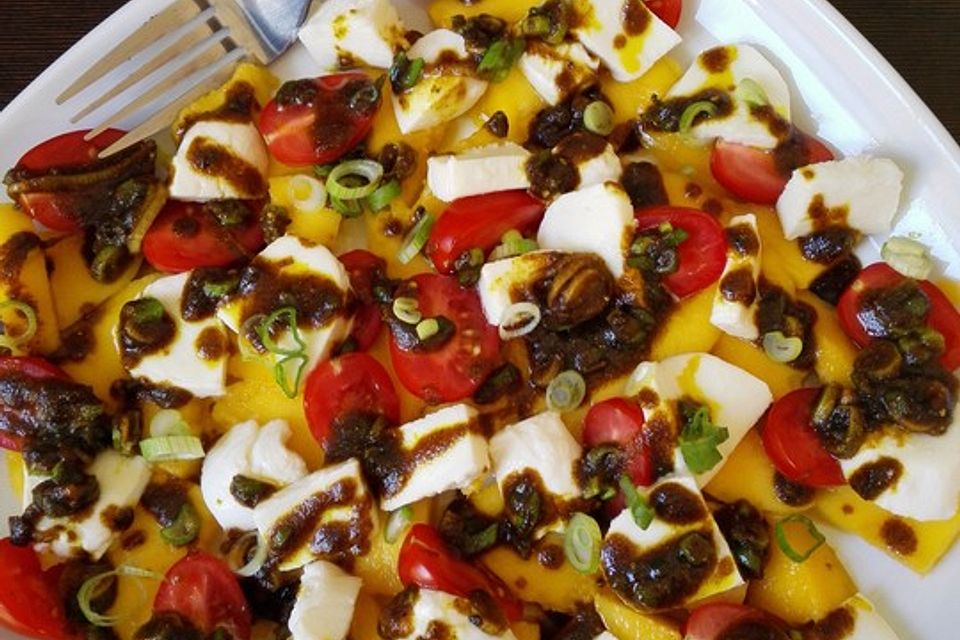 Tomaten - Mango - Salat