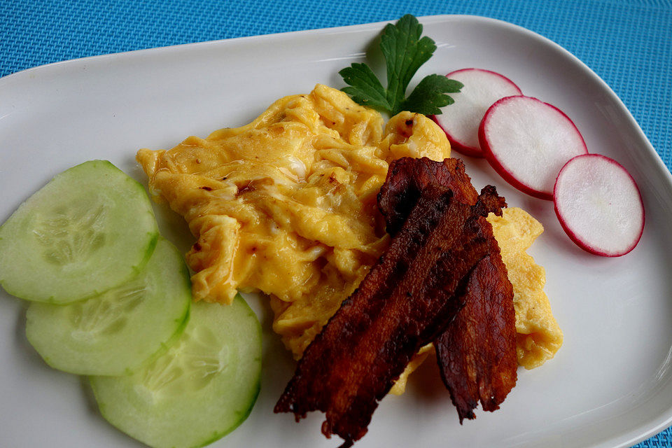 Scrambled eggs with bacon