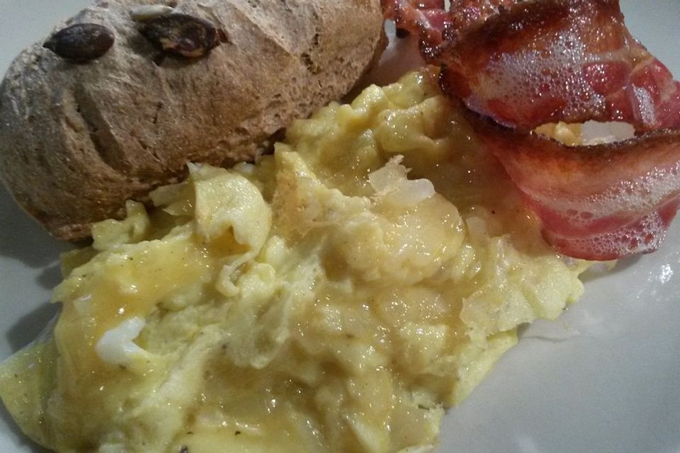 Scrambled eggs with bacon