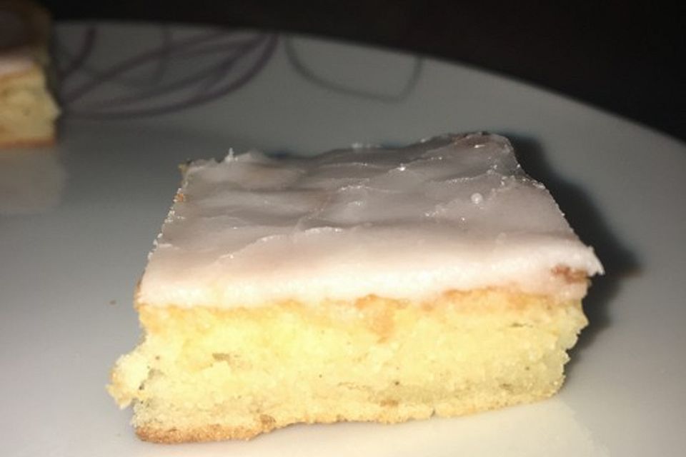 Saftiger Zitronenkuchen