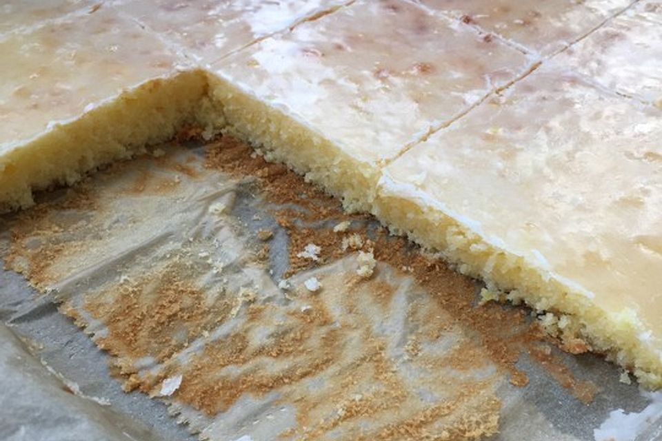 Saftiger Zitronenkuchen