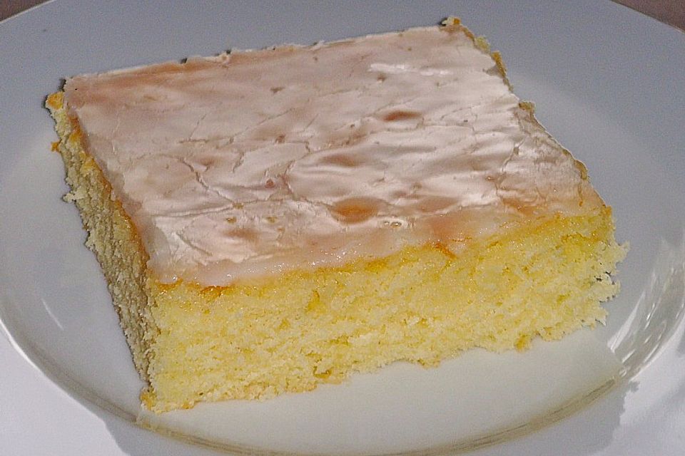 Saftiger Zitronenkuchen