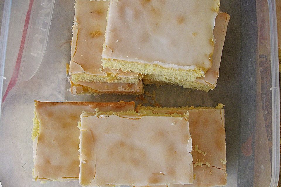 Saftiger Zitronenkuchen