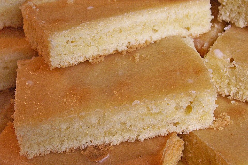 Saftiger Zitronenkuchen