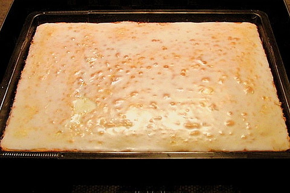 Saftiger Zitronenkuchen