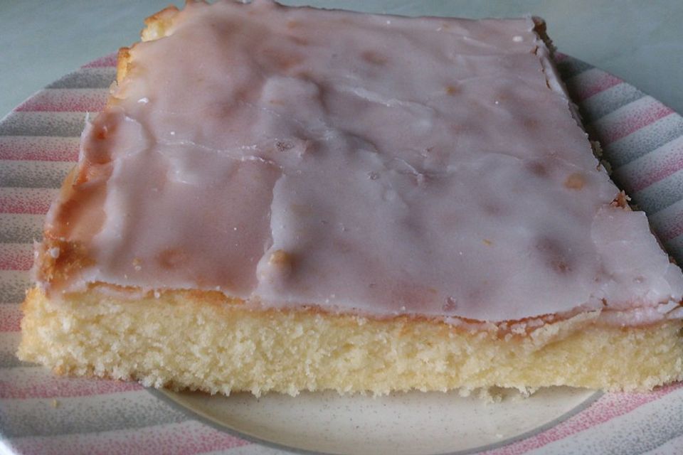 Saftiger Zitronenkuchen