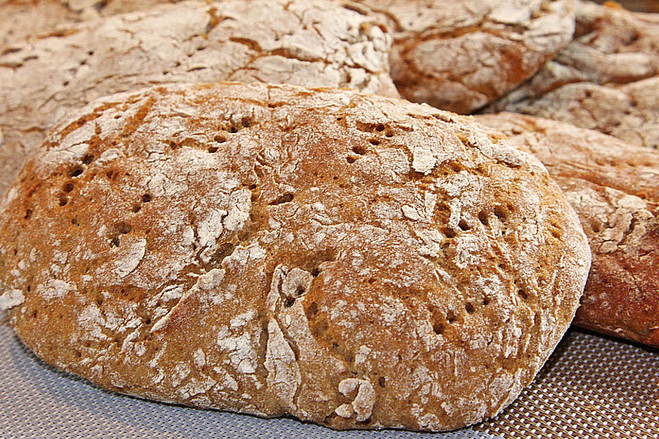 Finnisches Roggenbrot mit Loch