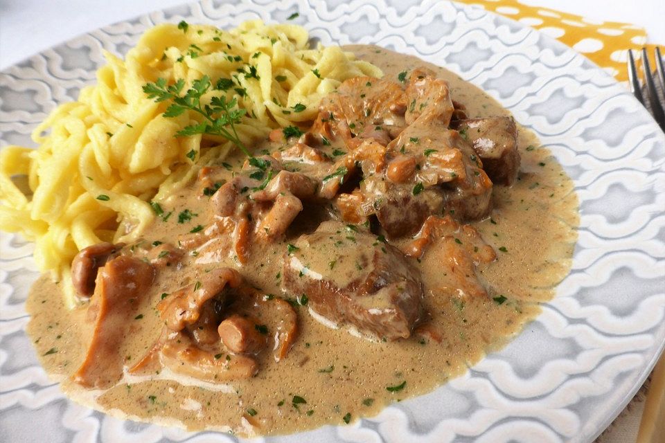 Kalbsgulasch mit Pfifferlingen