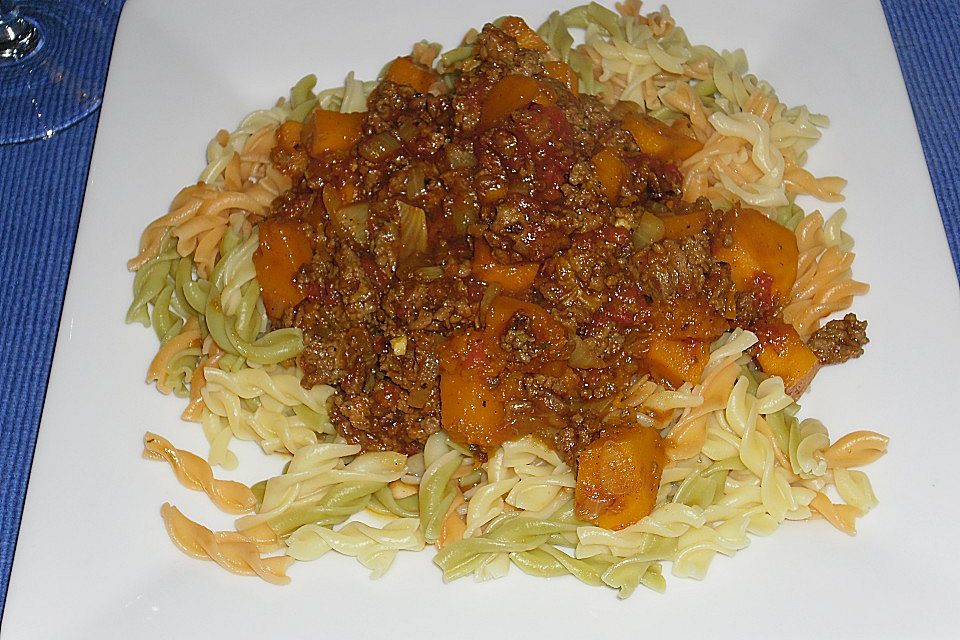 Spaghetti mit Kürbis - Hacksoße